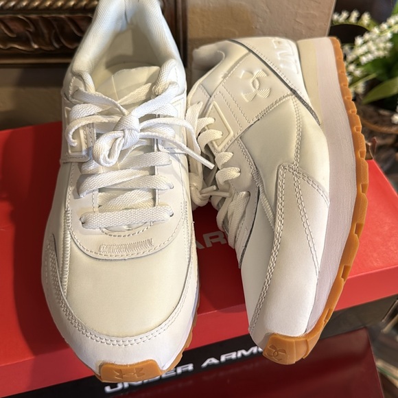 Under Armour Women’s Essential Runner White Sneakers size 9 - Picture 11 of 14